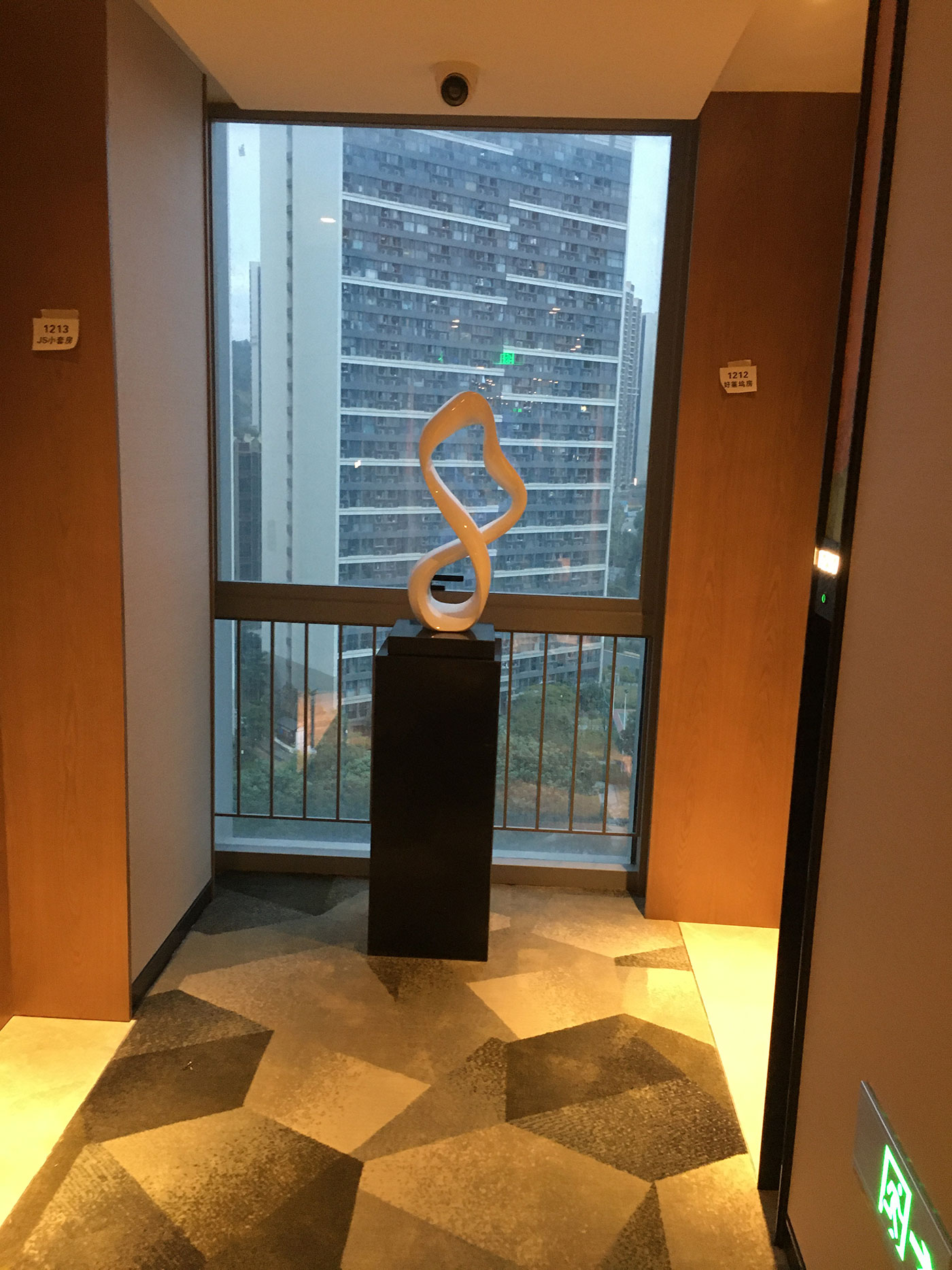 南(nán)湖(hú)酒店(diàn)